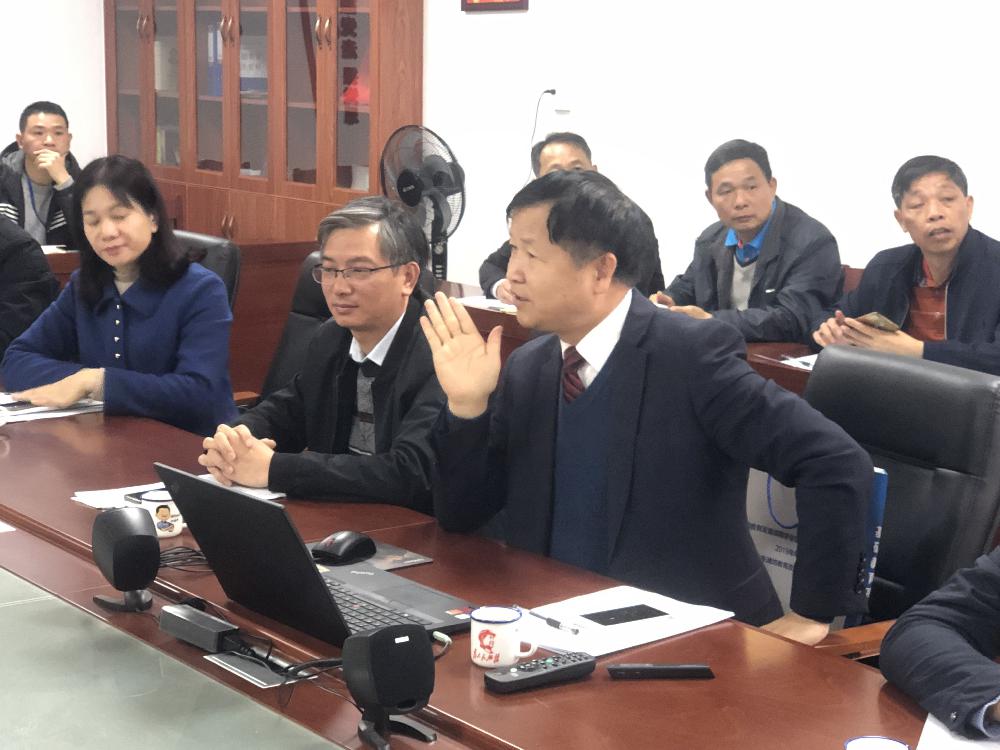 3到訪名校長、專家黃新古校長（前排右一）、于偉就校長（左一）.jpg
